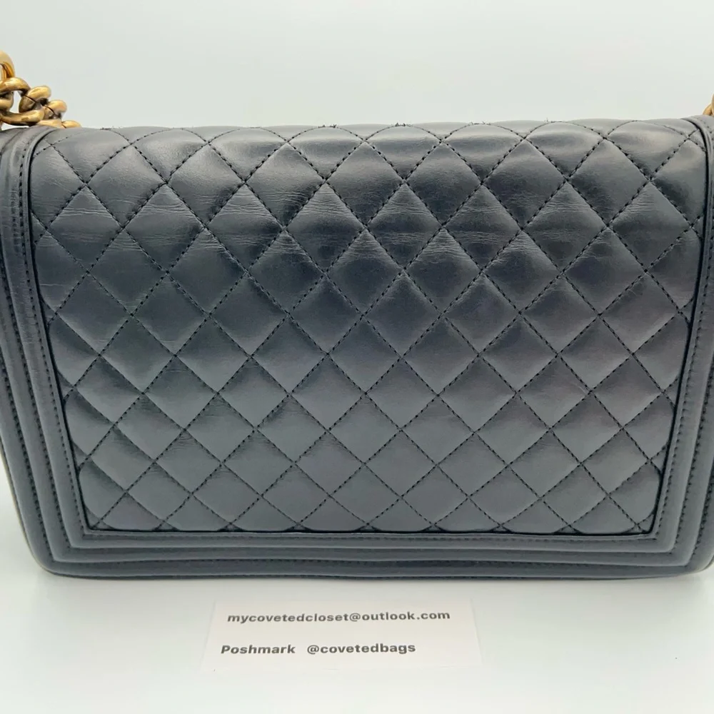 🖤💛Stunning Chanel Boy in large size w/Chanel dust bag and Entrupy COA!🖤
